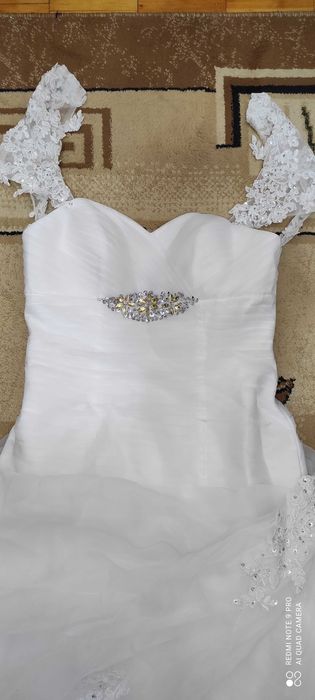 Свадебное платье б/у
