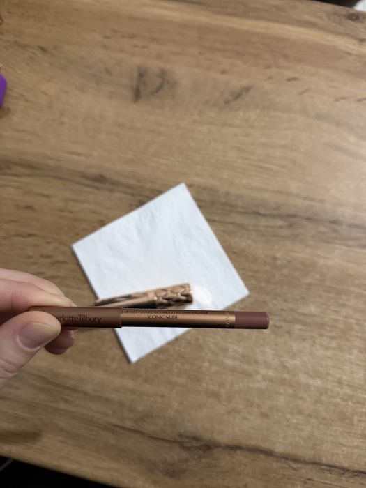 Блеск для губ и карандаш, оригинал