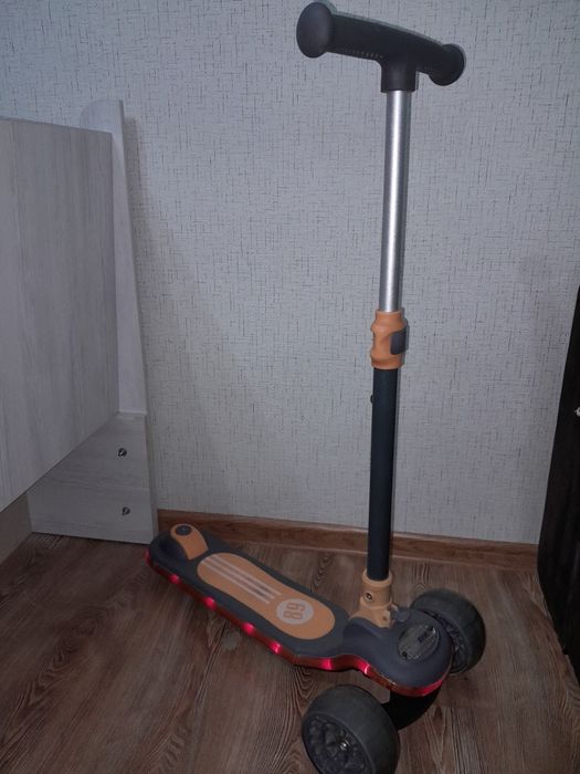Продам самокат детский
