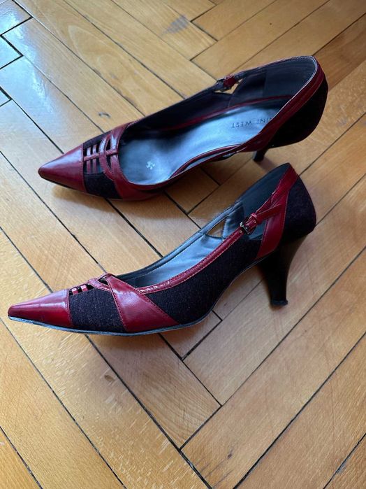 Елегантни дамски обувки средно високи 39 номер