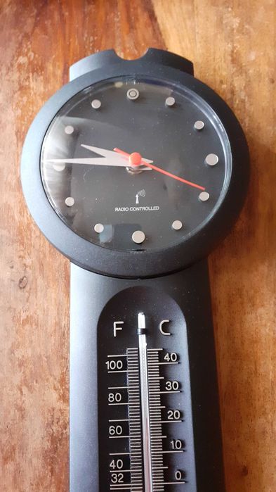 стенен часовник с термометър Хенкелс Henkels Германия