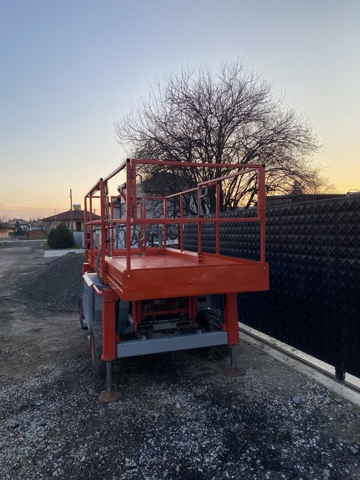 Вишка Ножична SkyJack 6826RT  10 метрова регистирана !!