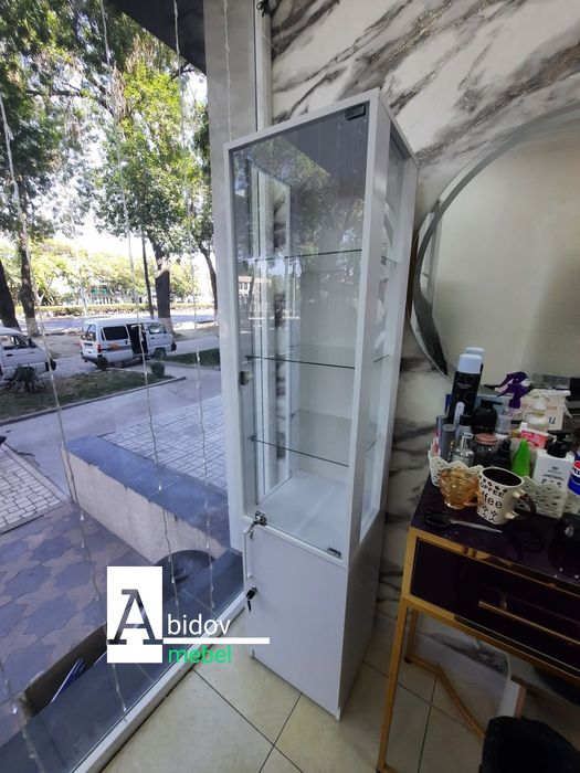 Пенал шкаф витрина для косметолога  , салона красоты  , медицины