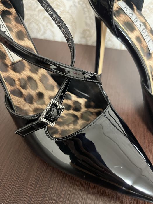 Женские туфли, 39 размер