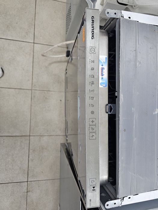 Съдомиялна за пълно вграждане Grundig