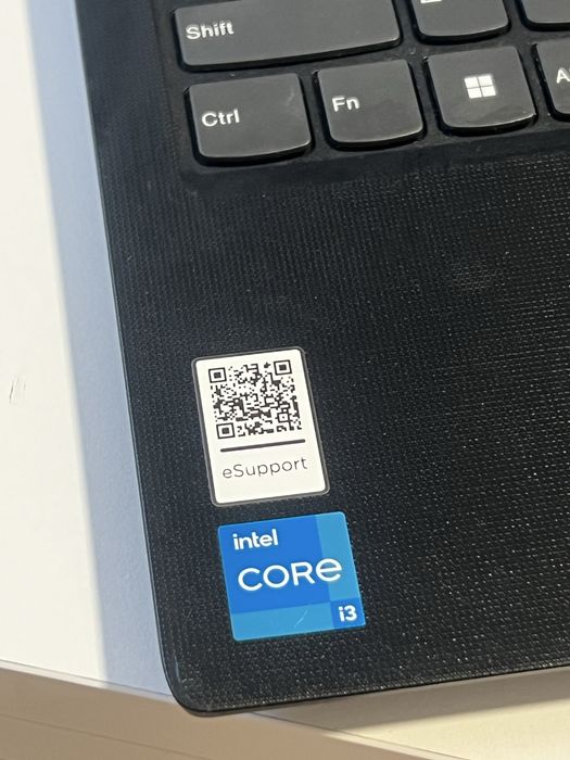 Lenovo V15 G3 I3- 125U / SSD Nvme 512GB