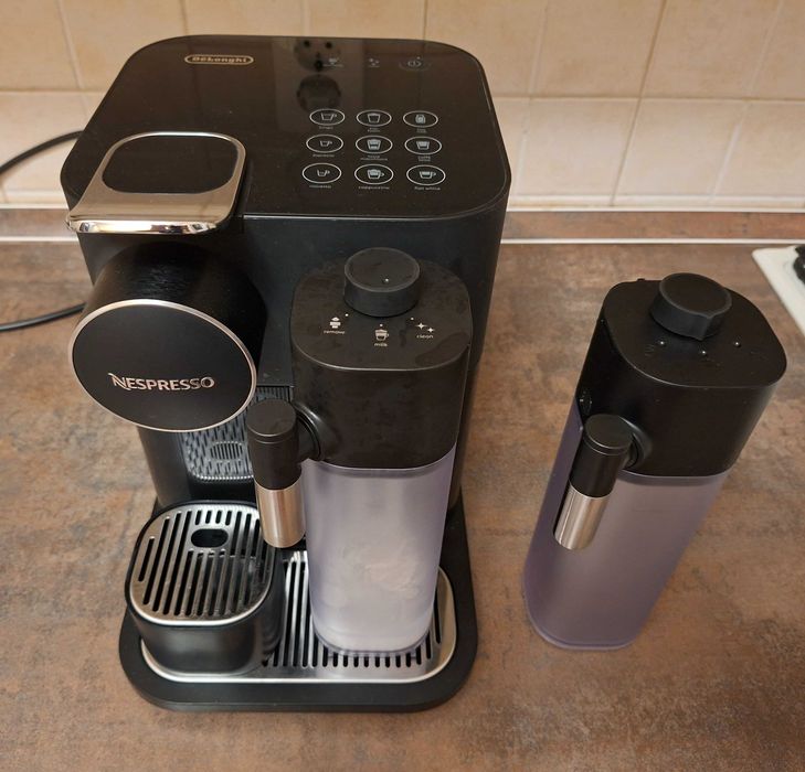 Espressor Nespresso DeLonghi Gran Lattissima