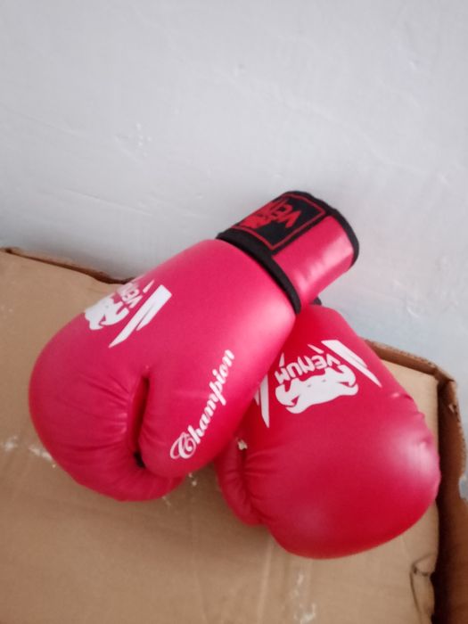 Боксерский перчатки