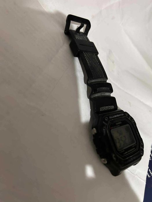 Часовник Casio Illuminator
