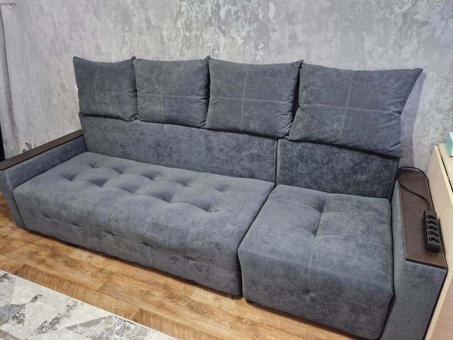 В связи с переездом продаётся диван