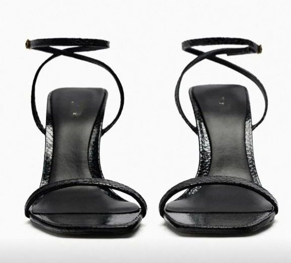 Стильные босоножки Zara