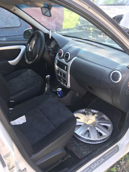 Dezmembrez/Piese Dacia Logan MCV Facelift 1.6 16V 2010 si 1.5 DCI