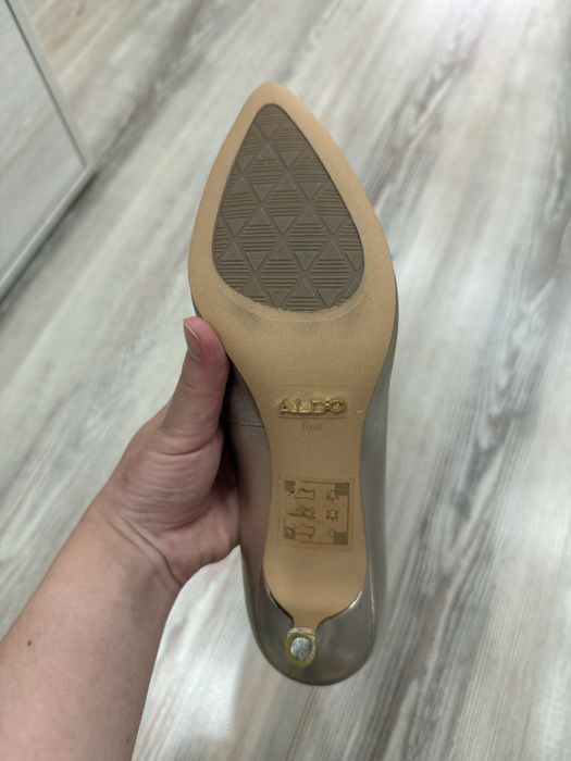 Продаются новые кожаные туфли Aldo 37 размер