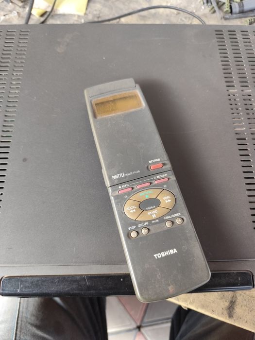 Продам видеомагнитофон Toshiba