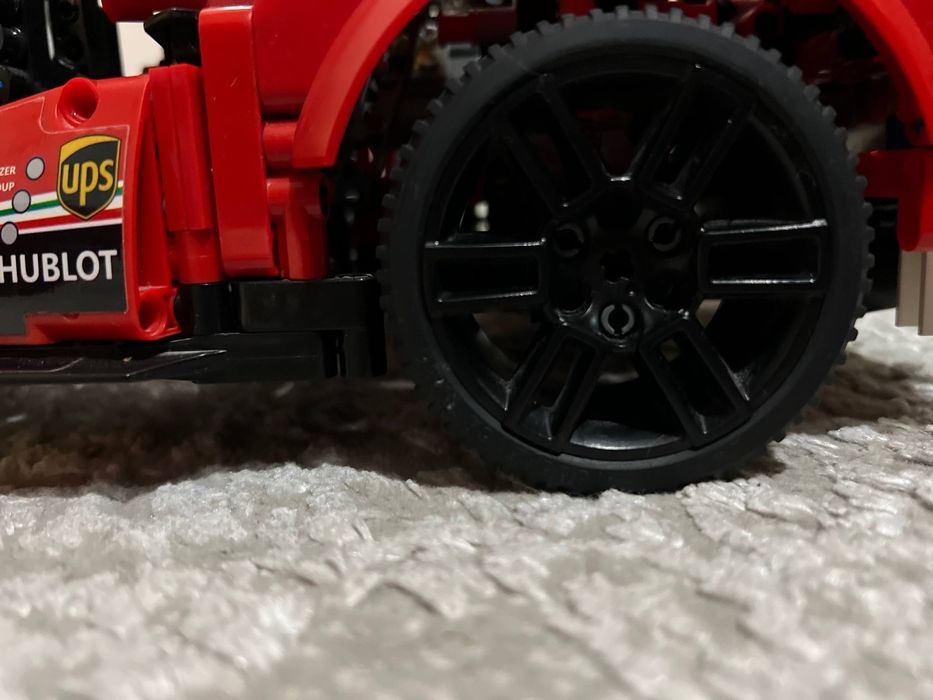 Продам Lego Ferrari 488 gte только в наличии