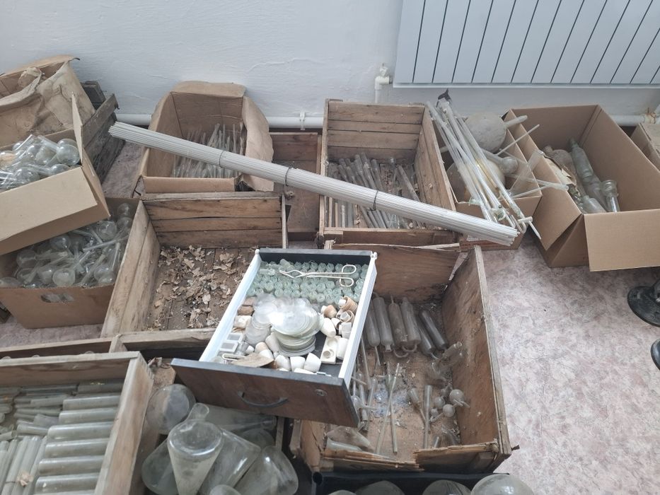 Посуда лабораторная,и прочее