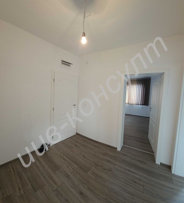 Етаж от къща след основен ремонт, гр. Дебелец