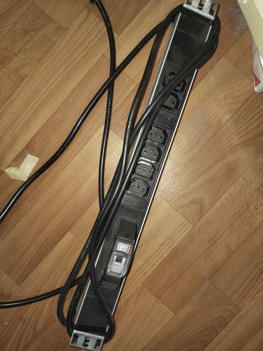 PDU для серверной стойки 19" Estap 1U 6×C13