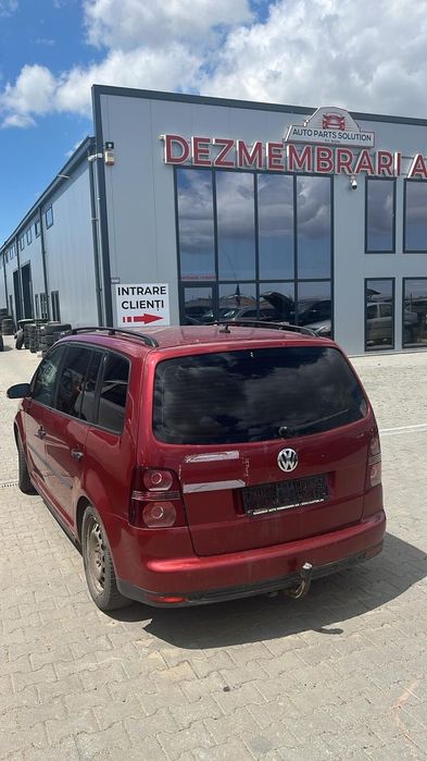 Dezmembram Volkswagen Touran 1.9 BLS din 2009