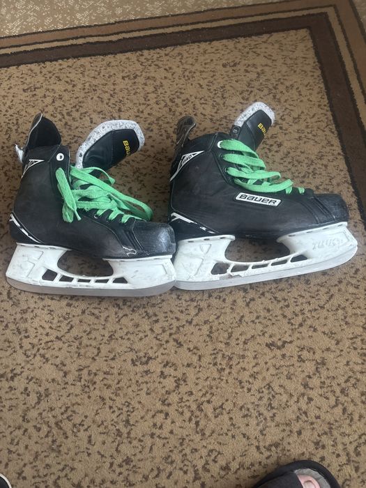 Коньки хоккейные