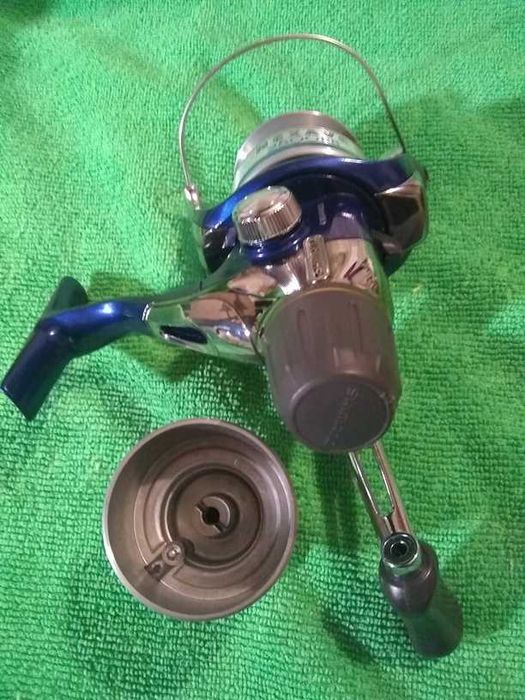 Макара Shimano с четири лагера Nexave 2500 RB