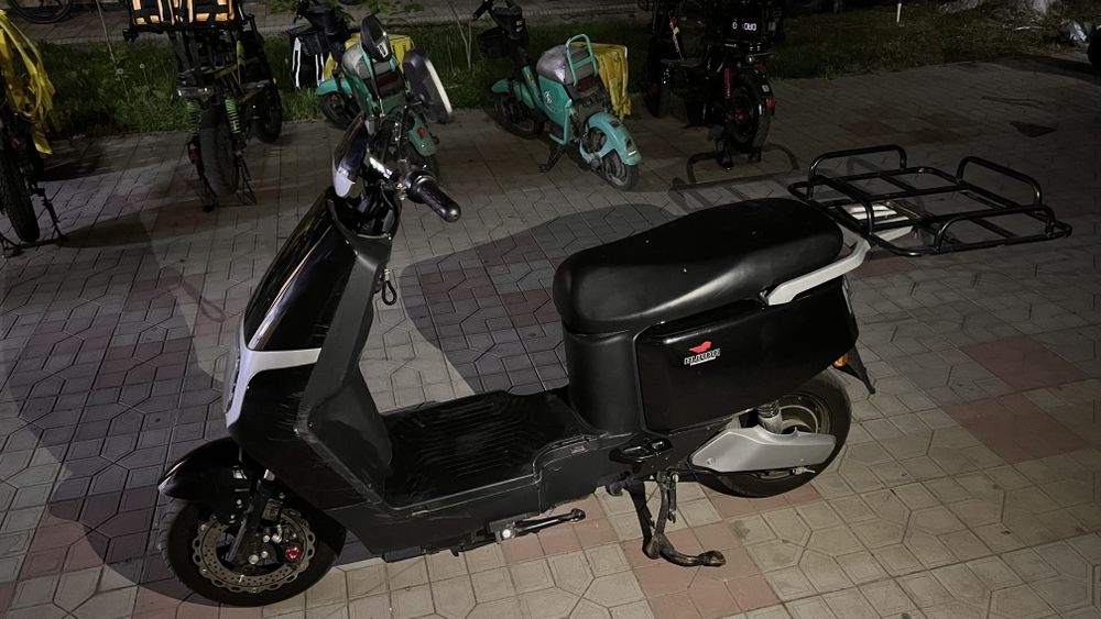 Elektr moped sotiladi