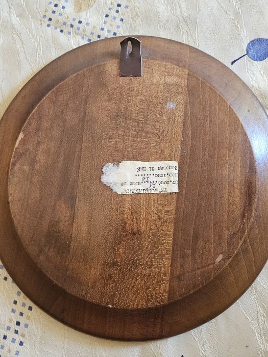 Декоративни чинии с дърворезба