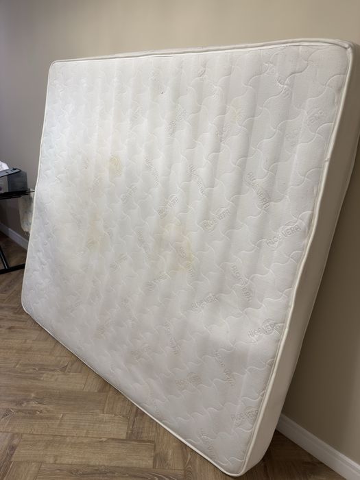 Продам матрас в хорошем состоянии