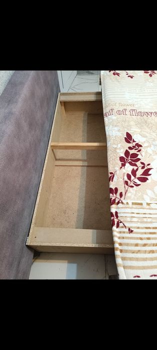 Диван почти новый