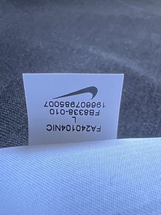 Оригинален Nike Tech Fleece Hoodie – Размер L – Като нов!