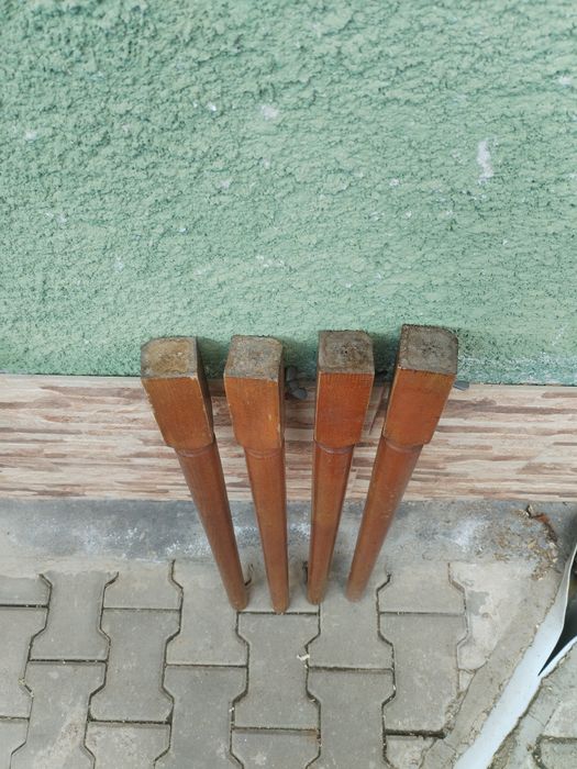 Picioare pentru masă