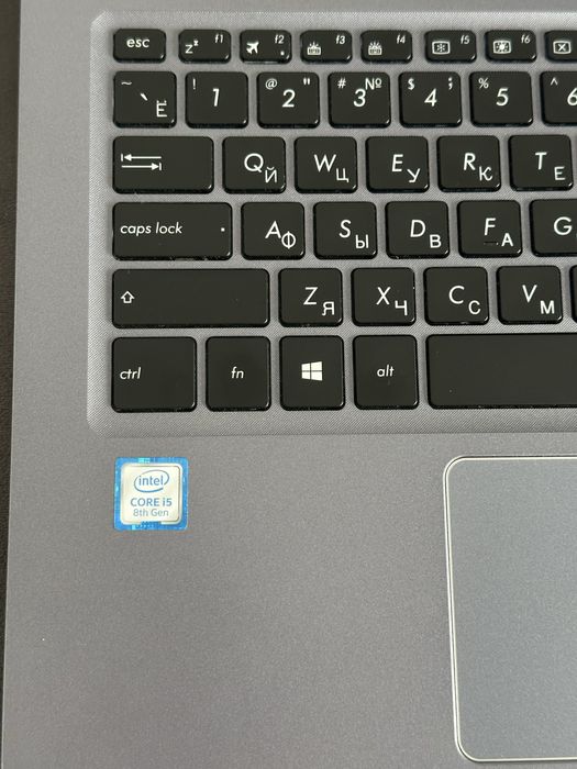 Ноутбук Asus core i5/8/512gb