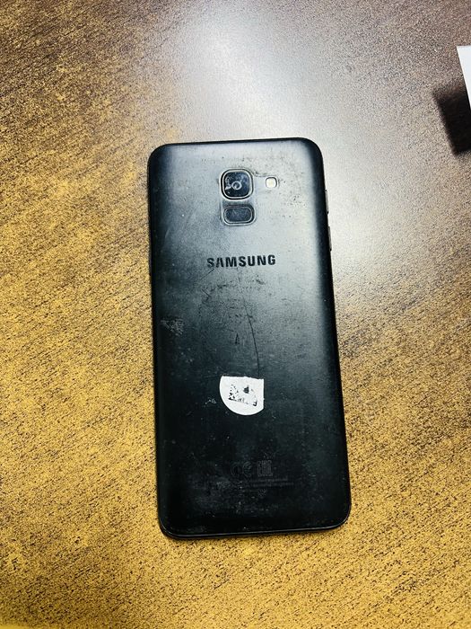 Телефон Samsung Galaxy J6