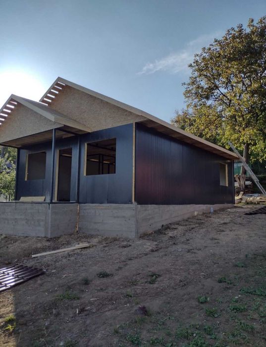 Vand casa modulara 6.2*8.3m izolata din panouri sandwich termoizolante