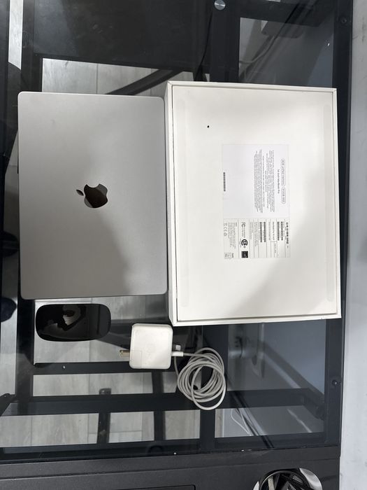 MacBook pro M3, 14-inch + мышка Magic Mouse 2,