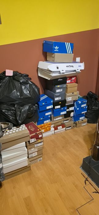 Vand stendere inox, incaltaminte si îmbrăcăminte noi cu eticheta