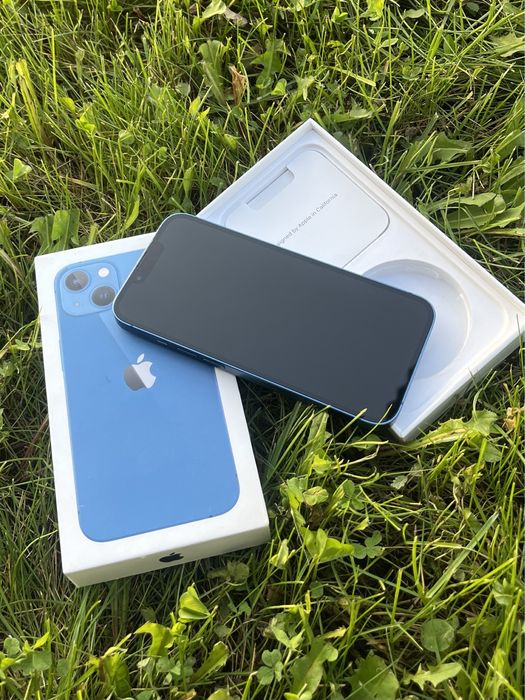 iPhone 13  128ГБ  ИДЕАЛ