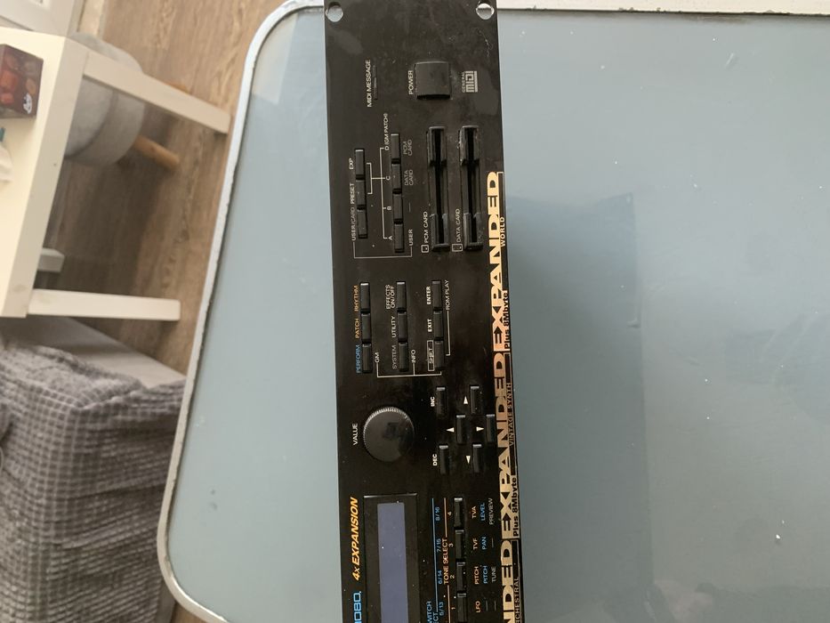 Roland Super JV-1080