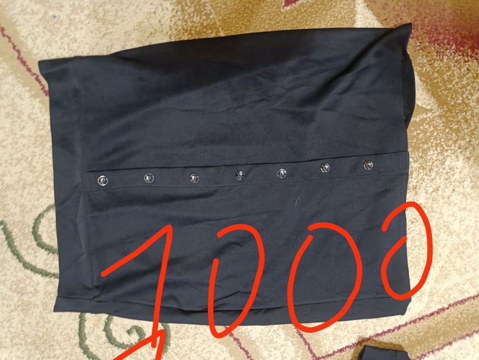 Продам костюмы и юбки