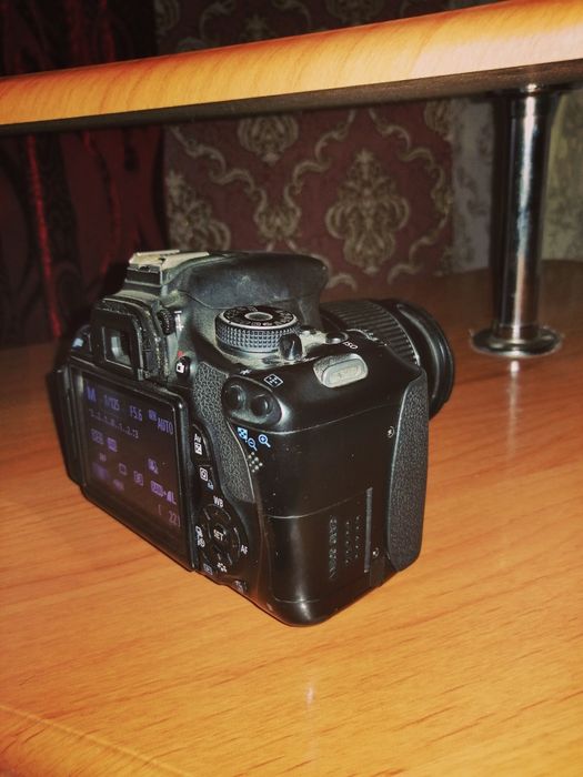 Фотоаппарат EOS 600d.  Жақсы түсіреді .