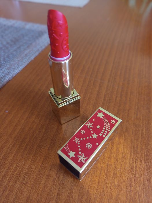 Червило Estee Lauder  ново