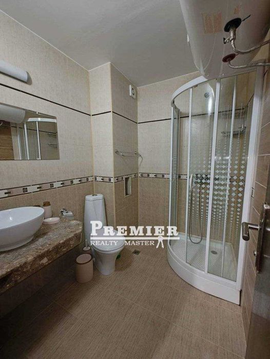 Продава се напълно обзаведен апартамент с две спални в комплекс Menada Villa Bonita