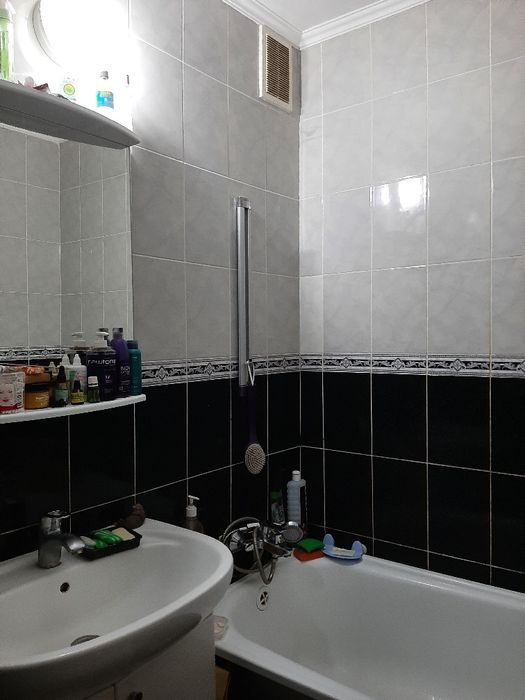 Продам 5 комнатную квартиру