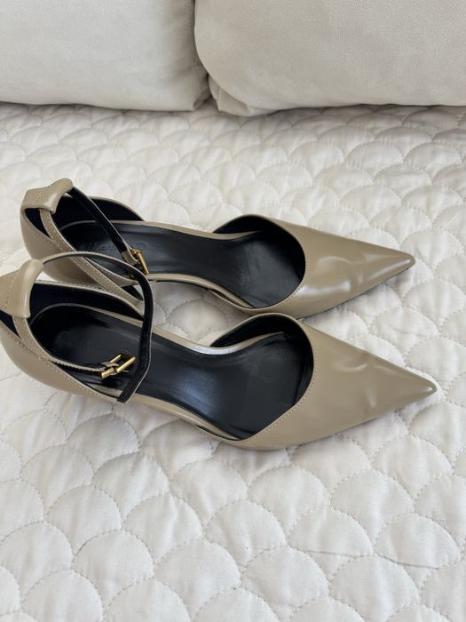 Продам босоножки