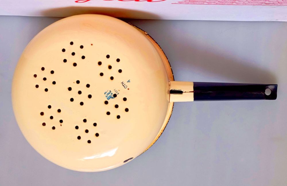 Дуршлаг эмалированный. СССР.