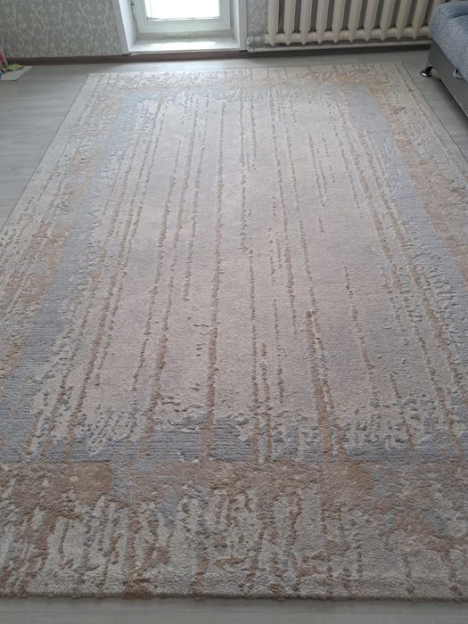 Продам шелковый ковёр.