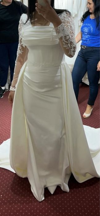 Rochie de mireasa cu trena