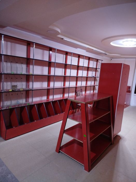 Magazin uchun tayyor polkalar