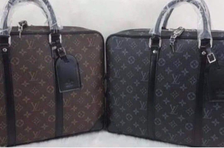 Geanta unisex, potrivita laptop, port documents, saculet, etichetă