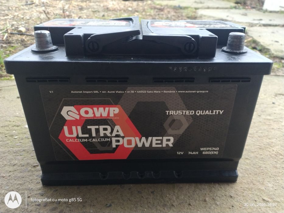 Vând acumulator auto 74 Ah , preț 300 Ron .